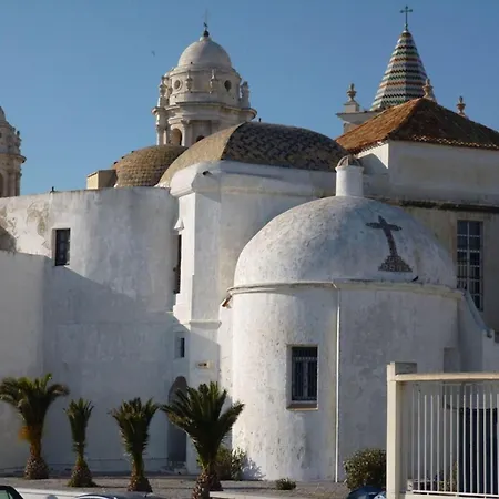 Grosse In Cadiz- Kathedrale In Der Naehe By Interhome *