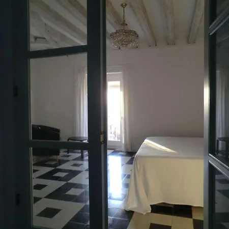 Grosse In Cadiz- Kathedrale In Der Naehe By Interhome Kadyks